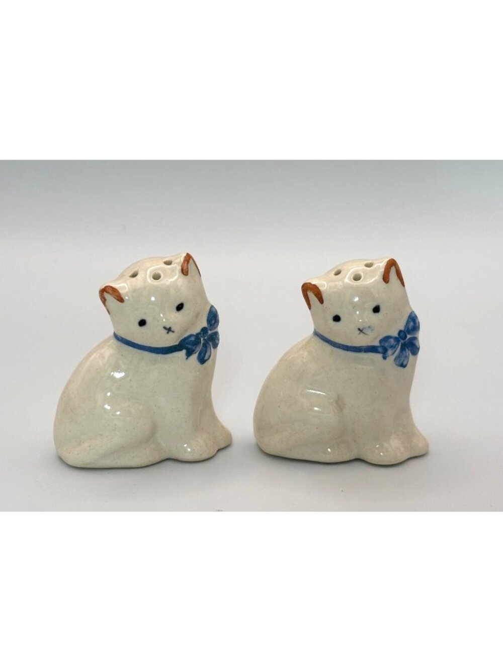 Vintage Ceramic Cat Salt & Pepper Shakers With Blue Bows Grandma Core